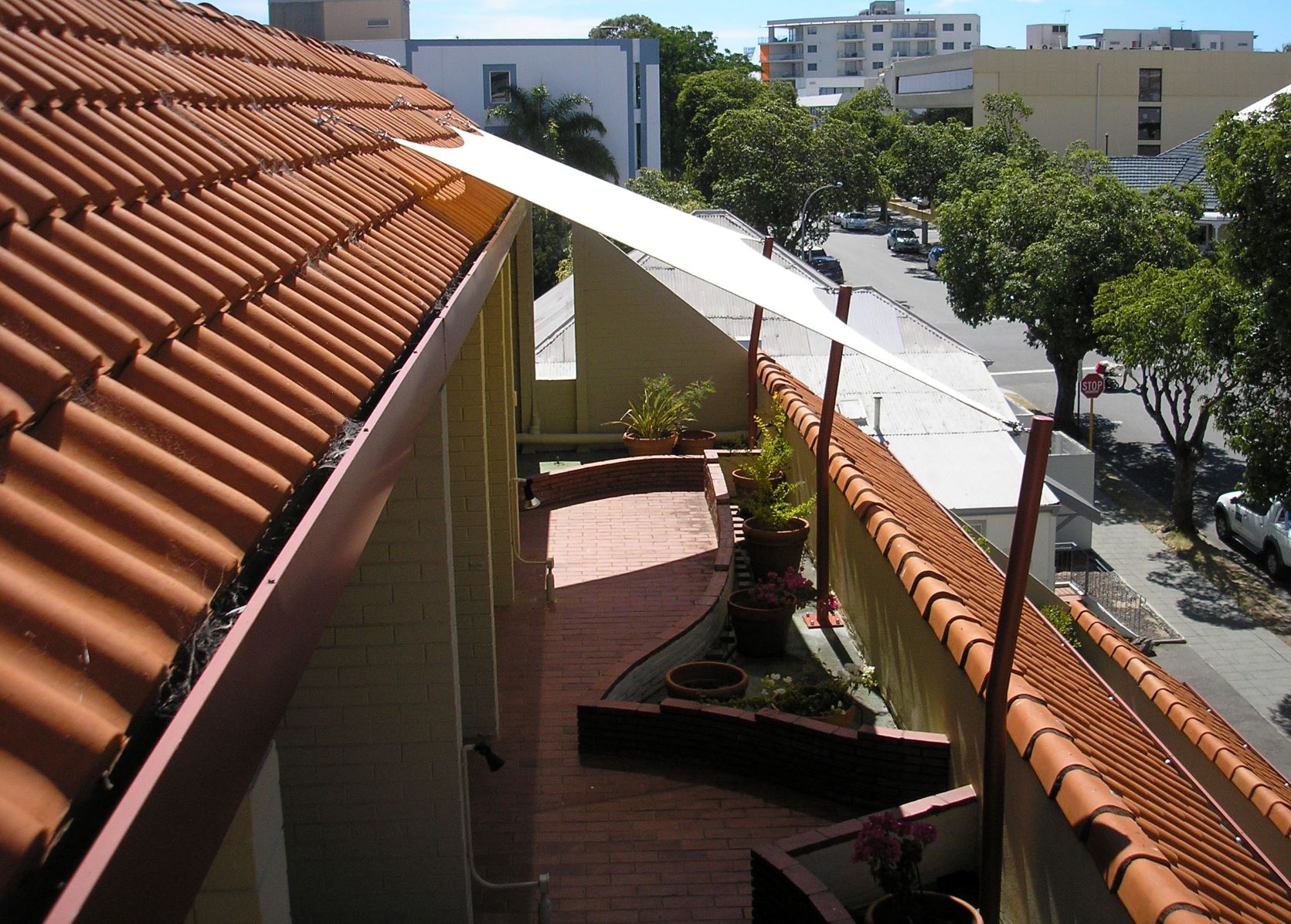 Comshade in Porcelain Colour