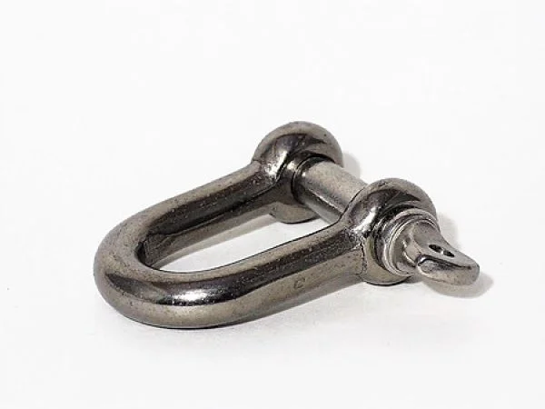 Dee Shackle 8mm